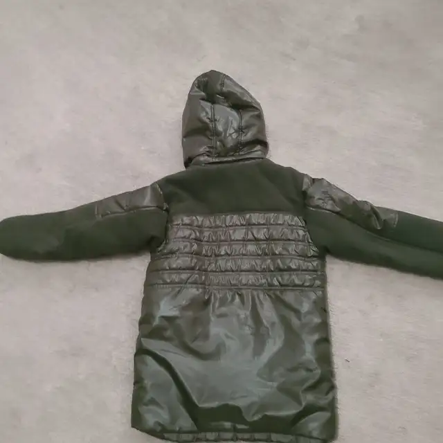 Youth boy winter jacket with hood Size 8/10 - Photo 2