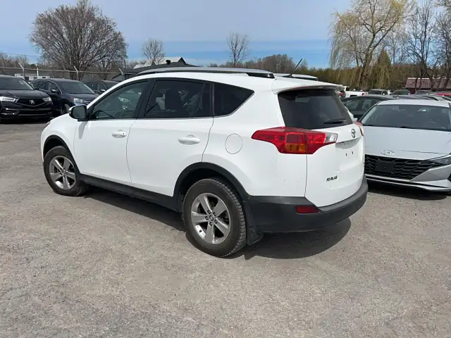 2015 Toyota RAV4 XLE - Photo 5