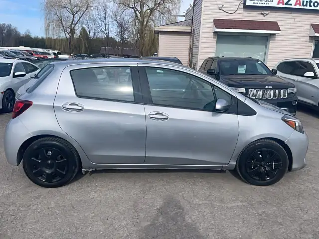 2017 Toyota Yaris LE - Photo 3