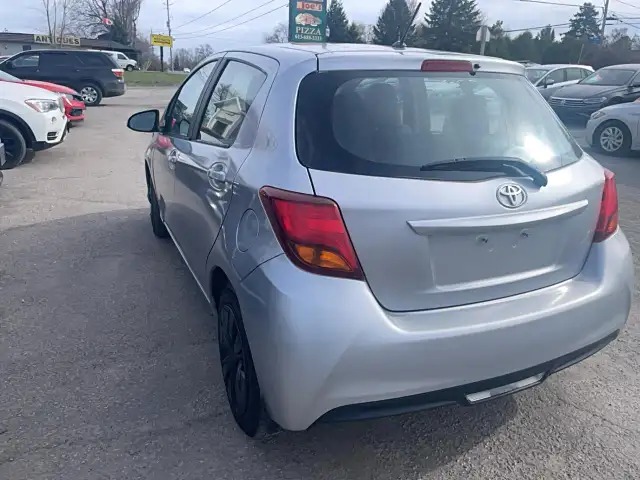 2017 Toyota Yaris LE - Photo 6