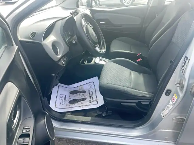 2017 Toyota Yaris LE - Photo 10