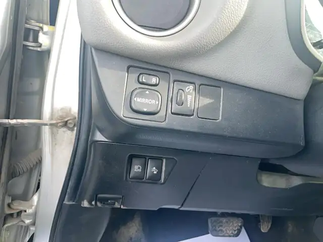 2017 Toyota Yaris LE - Photo 14