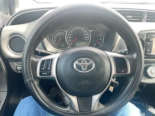 2017 Toyota Yaris LE - Photo 16