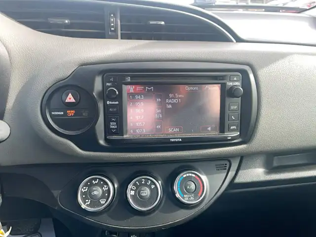 2017 Toyota Yaris LE - Photo 17