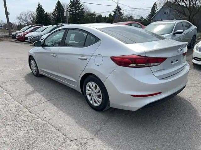 2017 Hyundai Elantra LE - Photo 5