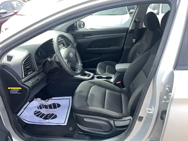 2017 Hyundai Elantra LE - Photo 9