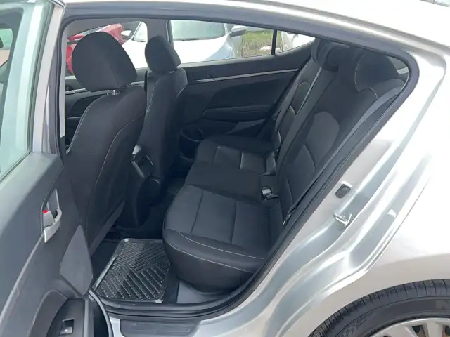 2017 Hyundai Elantra LE - Photo 10