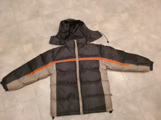 New Youth boy  jacket with hood Size 8/10