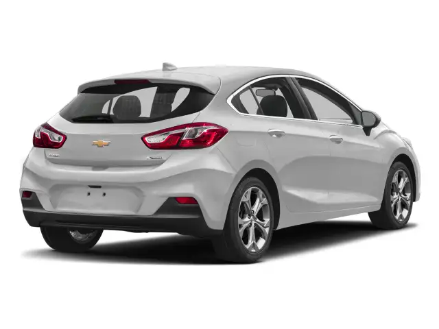 2018 Chevrolet Cruze - Photo 2