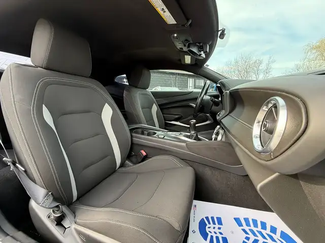 2017 Chevrolet Camaro Coupe 1LT Manual Transmission - Photo 24