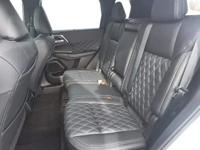 2024 Mitsubishi Outlander GT GT | HUD| Leather| Sunroof| 360... - Photo 11