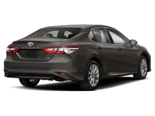 2019 Toyota Camry LE - Photo 3