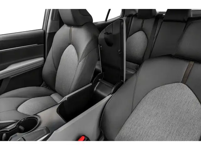2019 Toyota Camry LE - Photo 10