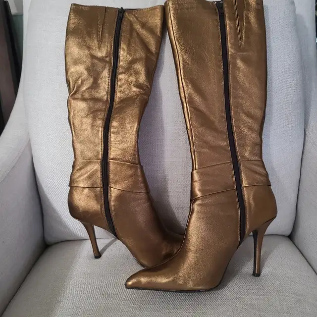 Stylish women boots Size 9 - Photo 3