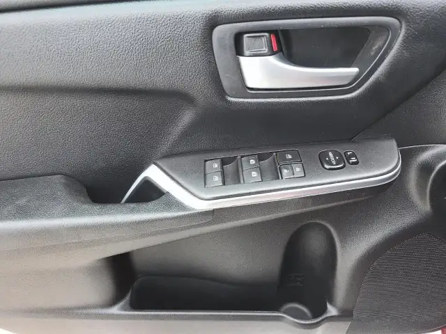 2017 Toyota Camry LE LE | Rearview Camera | Alloy Wheels - Photo 15