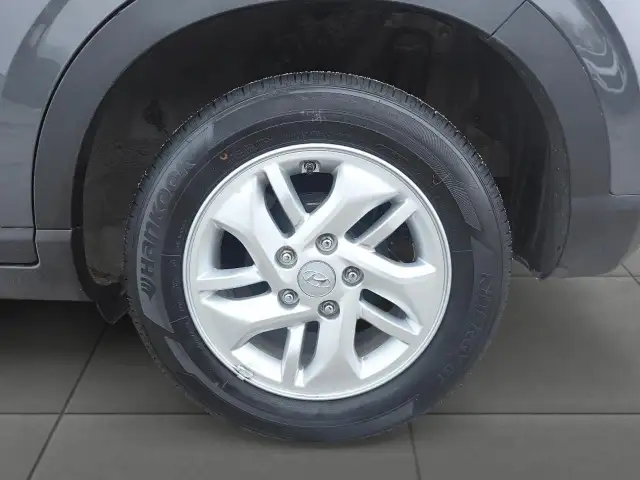 2025 Hyundai Venue Preferred Preferred | Heated Seats & Wheels - Photo 9