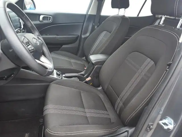 2025 Hyundai Venue Preferred Preferred | Heated Seats & Wheels - Photo 10