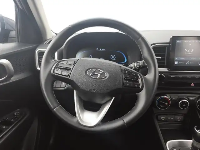 2025 Hyundai Venue Preferred Preferred | Heated Seats & Wheels - Photo 15