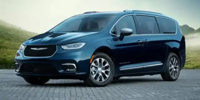 2024 Chrysler Pacifica Hybrid Premium S Appearance