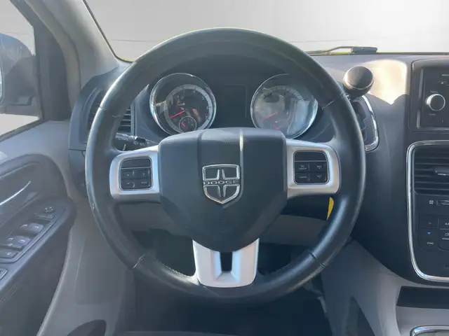 2014 Dodge Grand Caravan CREW | STOW N GO | POWER SEATS | HTD MI - Photo 13