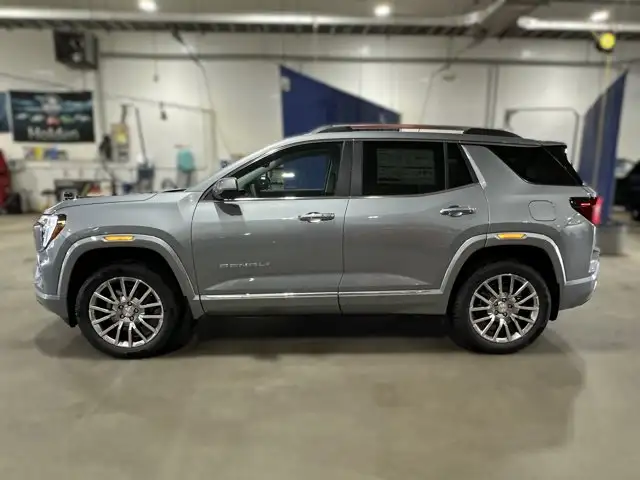 2026 GMC Terrain Denali - Photo 2
