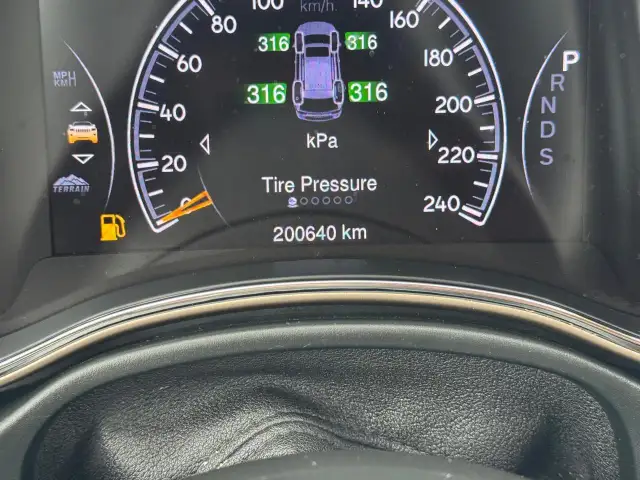 2015 Jeep Grand Cherokee Summit, NO ACCIDENTS, WELL SERVICED, DI - Photo 15