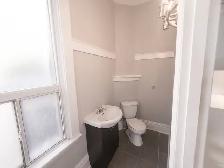 SPACIOUS GROUND-LEVEL COMMERCIAL SUITE WITH LARGE FRONT WINDOWS - Photo 5