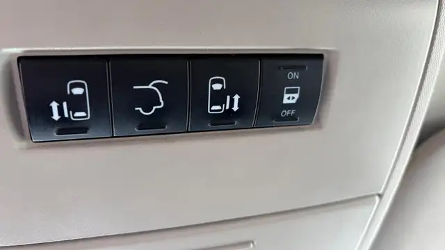 2015 Chrysler Town & Country Touring - Photo 14