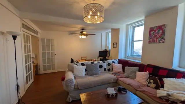 sunny 31/2, 2 minutes walking Metro Charlevoix