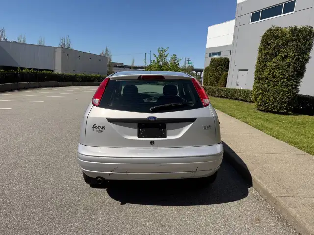 2004 Ford Focus 3dr Cpe ZX3 Base - Photo 7