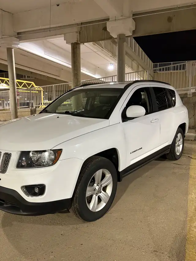 2015 Jeep Compass Sport High Altitude(245,700K)$3900