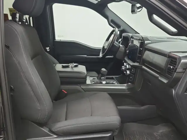 2024 Ford F-150 XLT 302A BLACK EDITION POWERBOOST 7.2KW - Photo 11