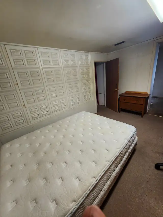 $750 Private Room for Rent located in Beautiful Neighborhood. - Photo 3