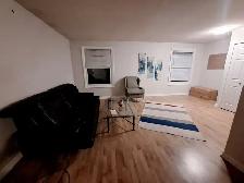 One Room for rent in Waterloo (Nothing Included, Girl Only) - Photo 8
