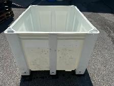 FOOD GRADE CONTAINERS. PICKING BINS, HARVEST BINS. PRODUCE BINS.