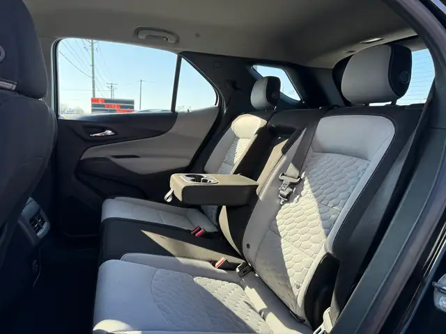 2019 Chevrolet Equinox AWD! CLEAN CARFAX! NEW MVI! NEW TIRES! AU - Photo 18