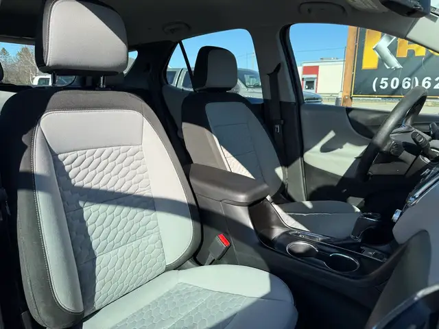 2019 Chevrolet Equinox AWD! CLEAN CARFAX! NEW MVI! NEW TIRES! AU - Photo 22