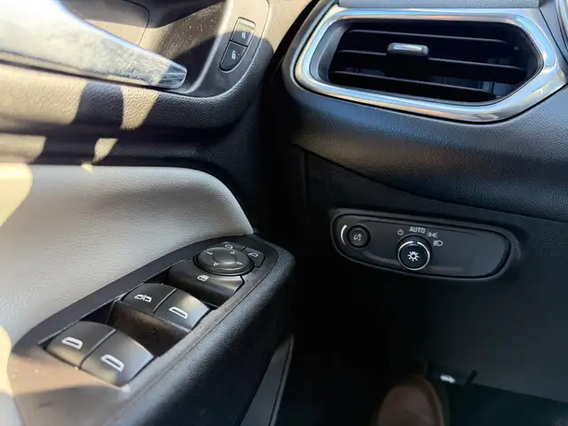 2019 Chevrolet Equinox AWD! CLEAN CARFAX! NEW MVI! NEW TIRES! AU - Photo 25