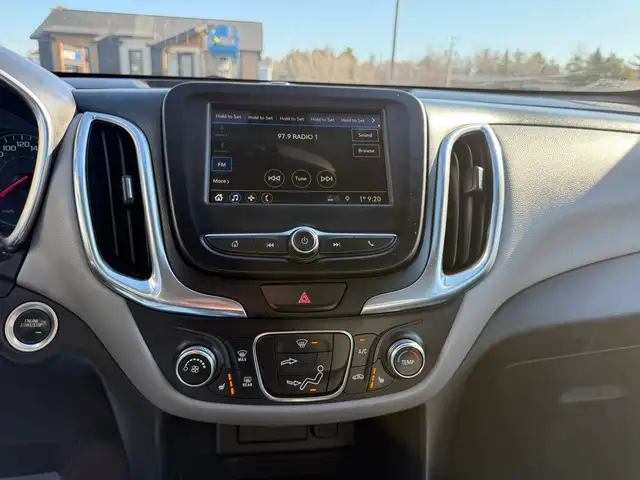 2019 Chevrolet Equinox AWD! CLEAN CARFAX! NEW MVI! NEW TIRES! AU - Photo 28
