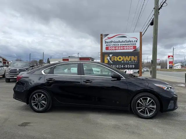 2024 Kia Forte EX  IVT CERTIFIED! - Photo 9