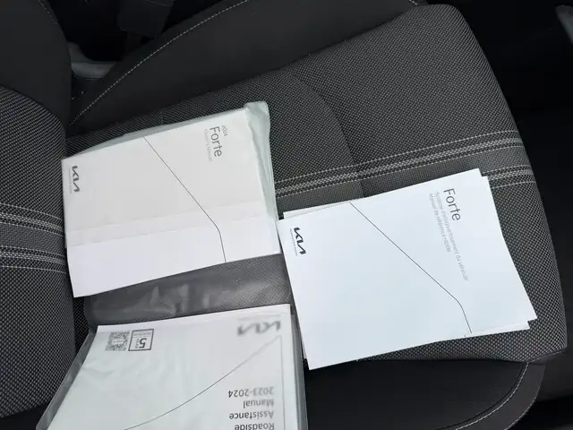 2024 Kia Forte EX  IVT CERTIFIED! - Photo 14
