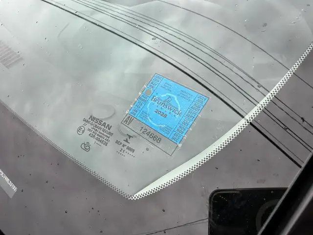 2021 Nissan Kicks SV! CLEAN CARFAX! CERTIFIED! AUTOSTART! NEW MV - Photo 9