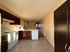 Best Deal! Very Bright Whole Townhouse Rent Only $2498 - Photo 5