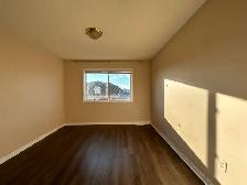Best Deal! Very Bright Whole Townhouse Rent Only $2498 - Photo 6
