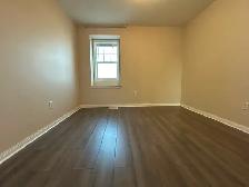 Best Deal! Very Bright Whole Townhouse Rent Only $2498 - Photo 7
