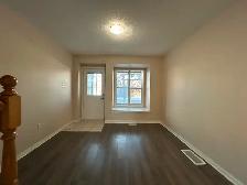 Best Deal! Very Bright Whole Townhouse Rent Only $2498 - Photo 9