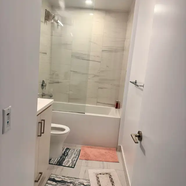 Room for rent/short stay near TTC subway/GO bus Vaughan. - Photo 4