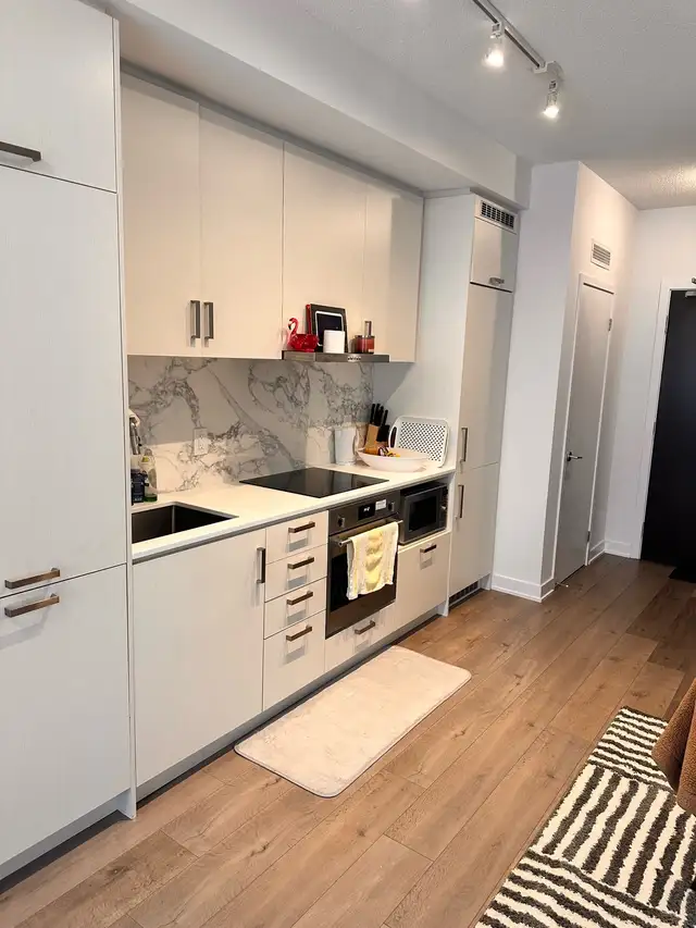 Room for rent/short stay near TTC subway/GO bus Vaughan. - Photo 5