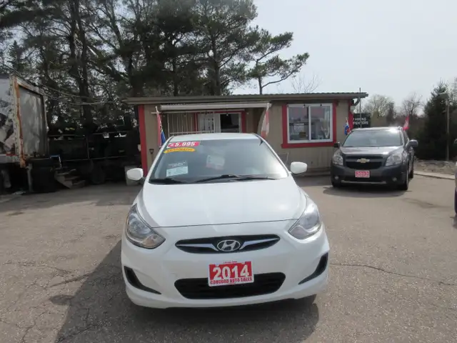 2014 Hyundai Accent GL - Photo 2