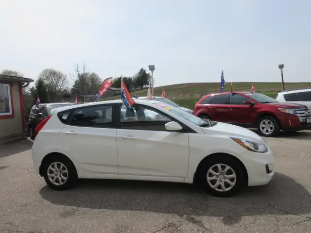 2014 Hyundai Accent GL - Photo 5